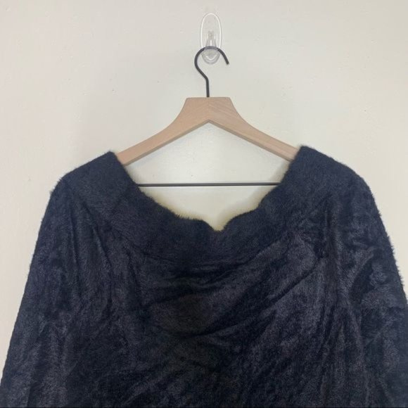 NWT Chelsea28 Black Off Shoulder Knit V Neck Long Sleeve Sweater Medium - Picture 6 of 11